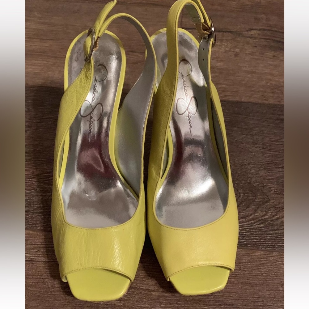 Jessica Simpson Hanson Open Toe Heels Size 7 Bright Yellow Never Worn